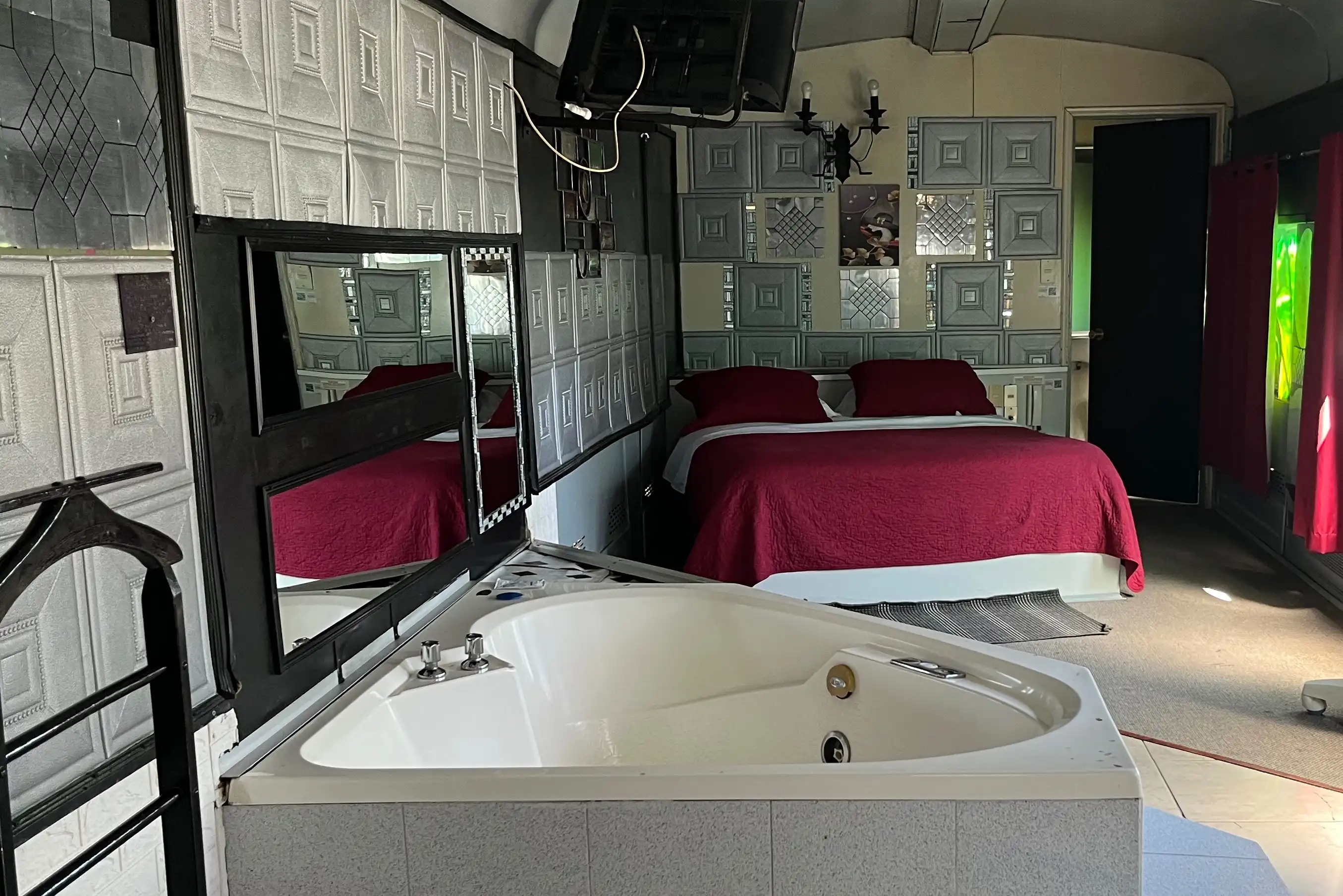Suite Tren con Jacuzzi