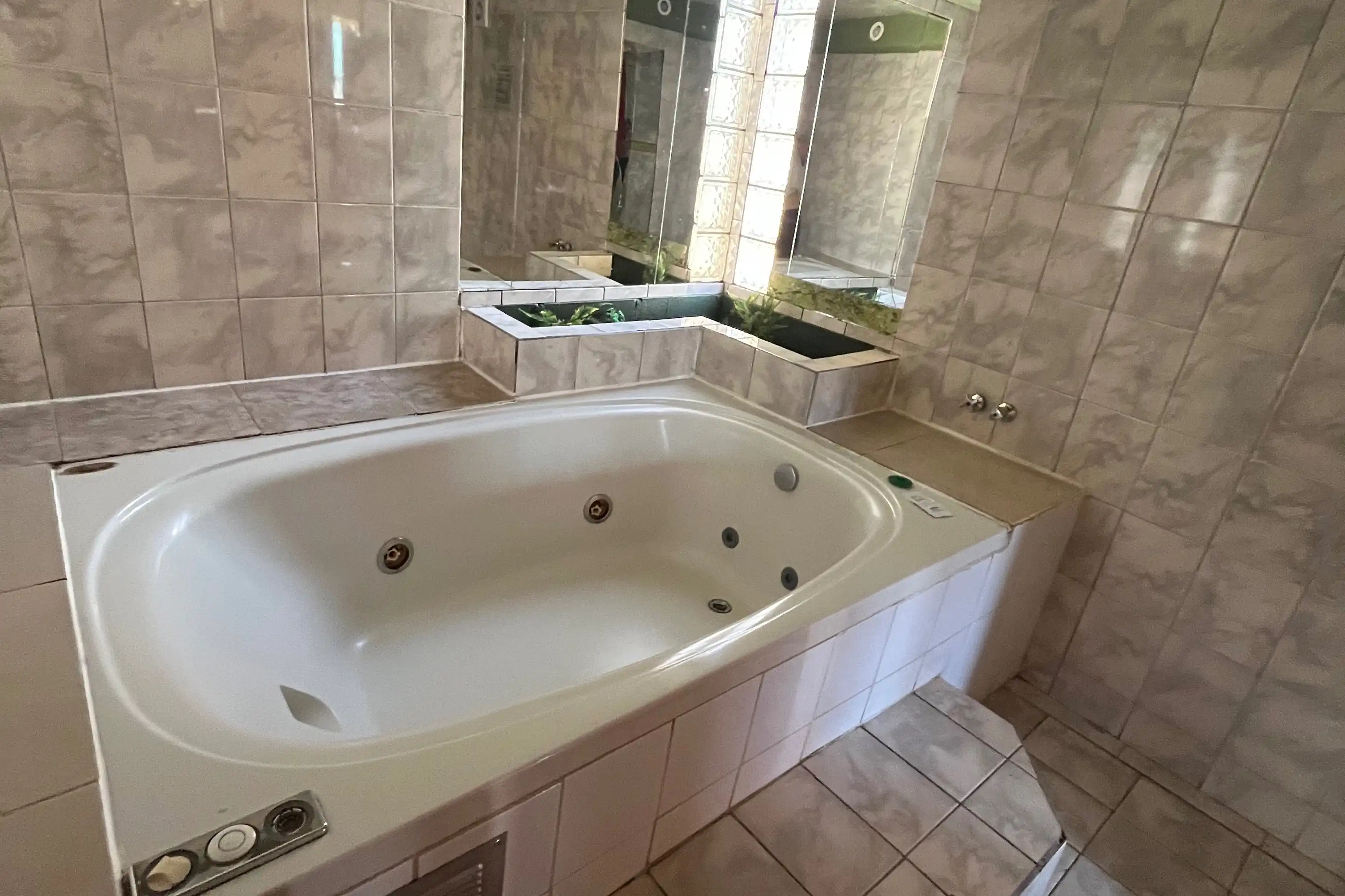 Foto 2 de Suite Tren con Jacuzzi