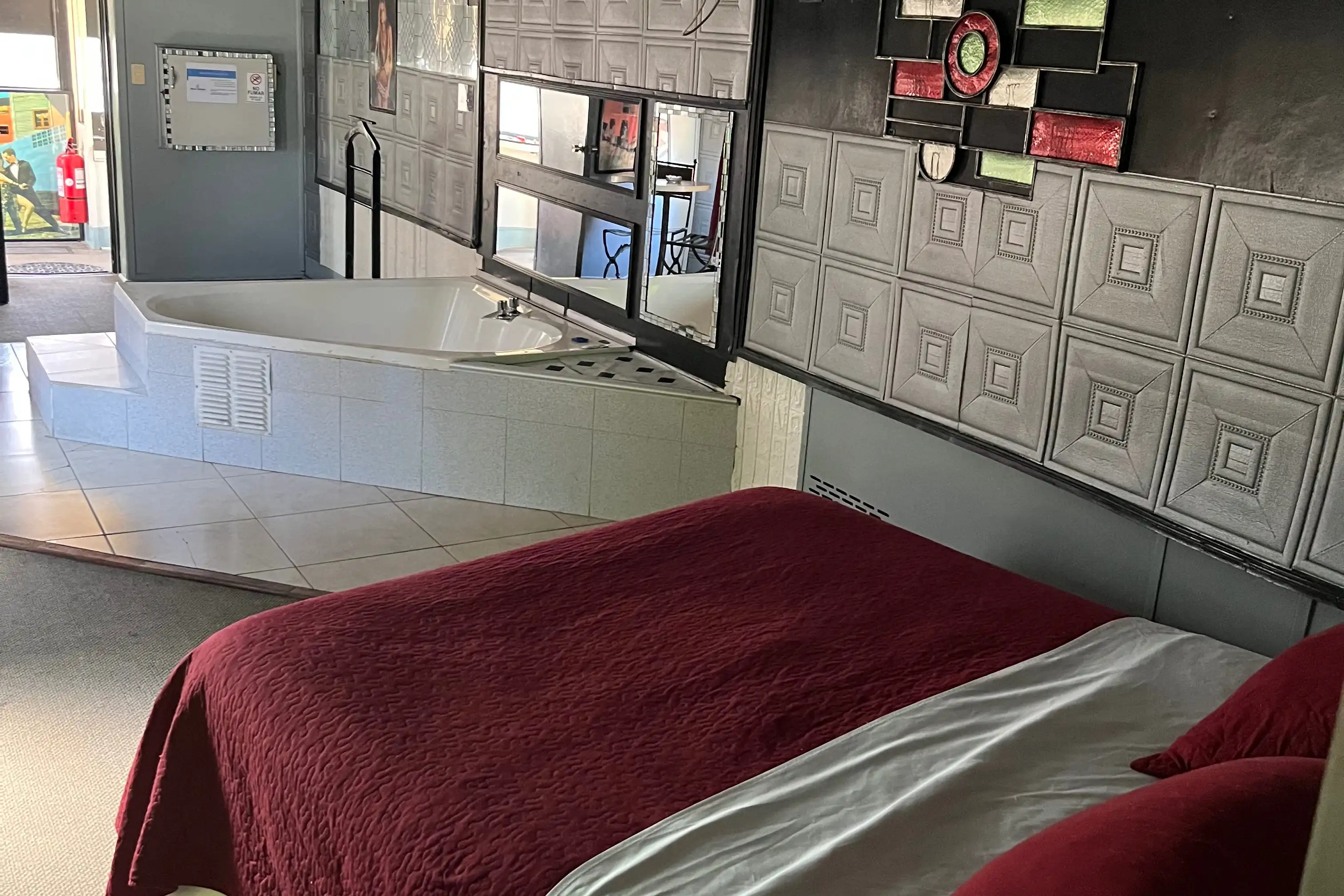 Foto 3 de Suite Tren con Jacuzzi